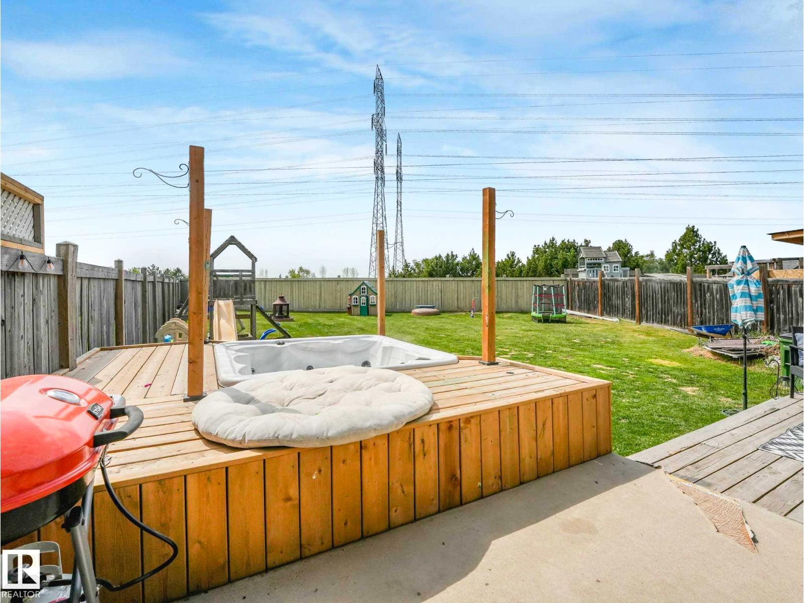 2816 26 ST NW - 40
