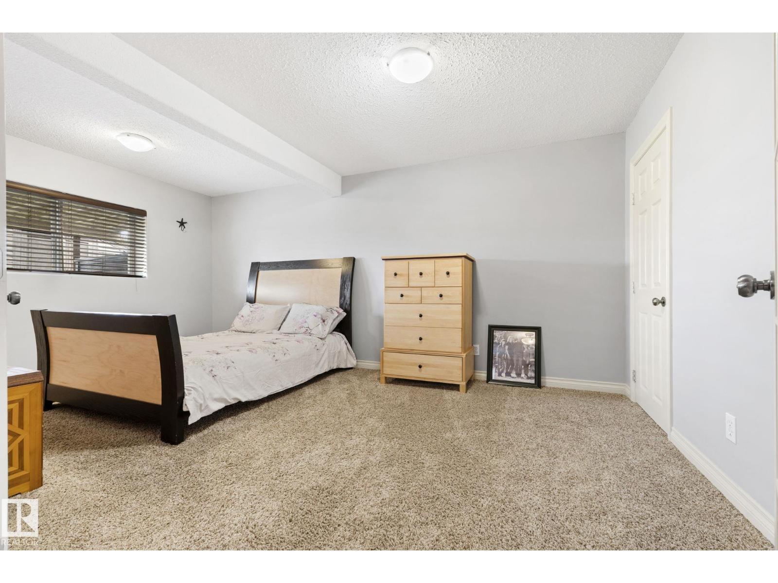 21 HILLCREST PT - 51