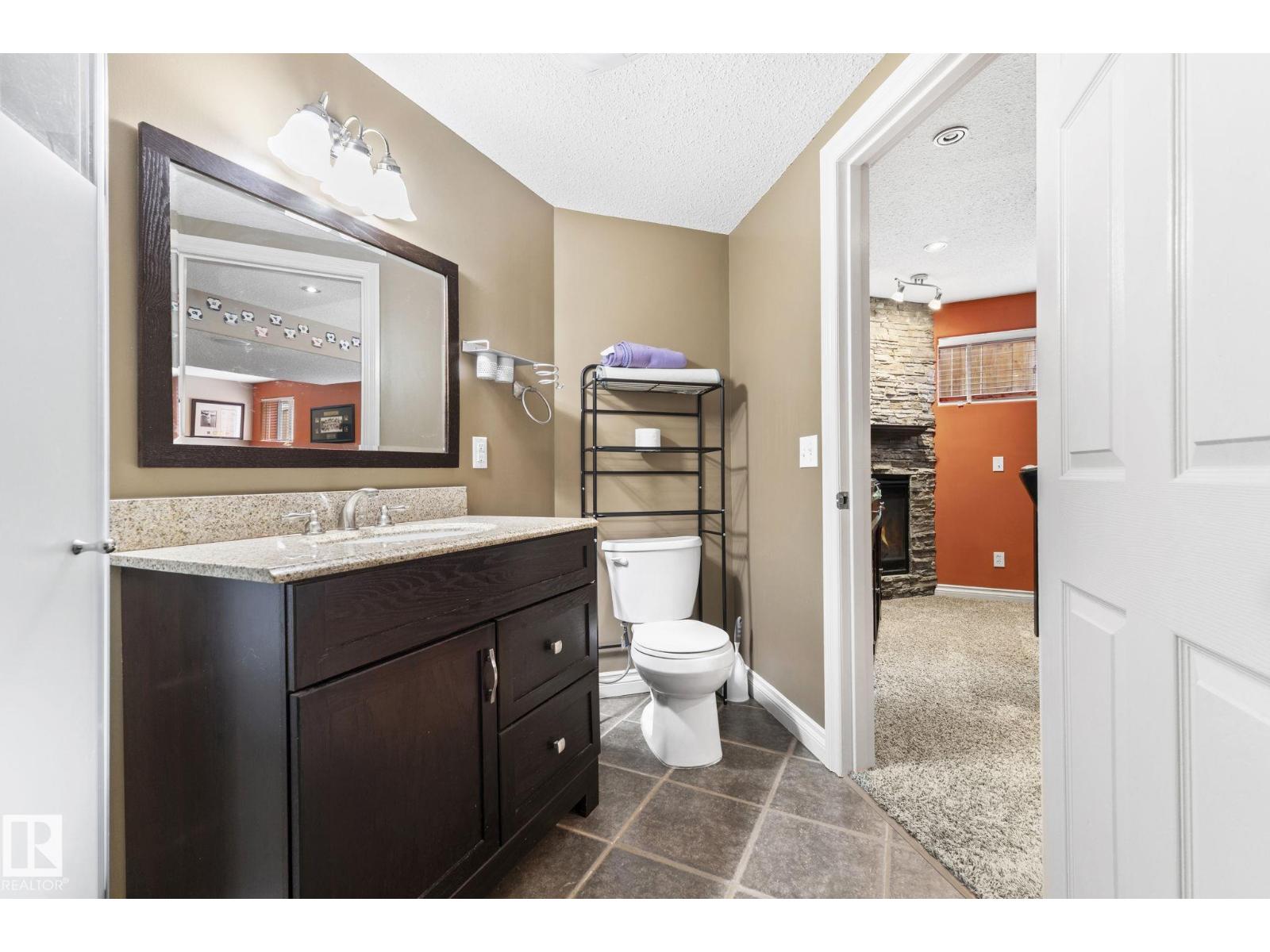 21 HILLCREST PT - 52