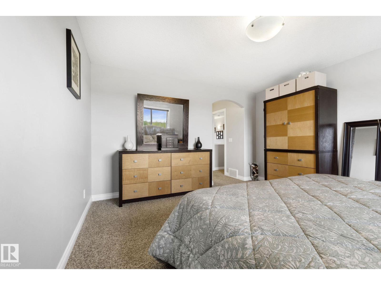 21 HILLCREST PT - 37