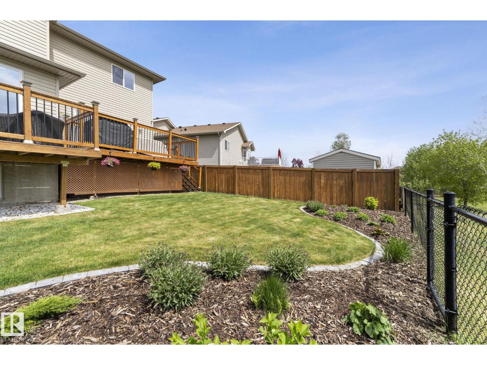 21 HILLCREST PT - 56
