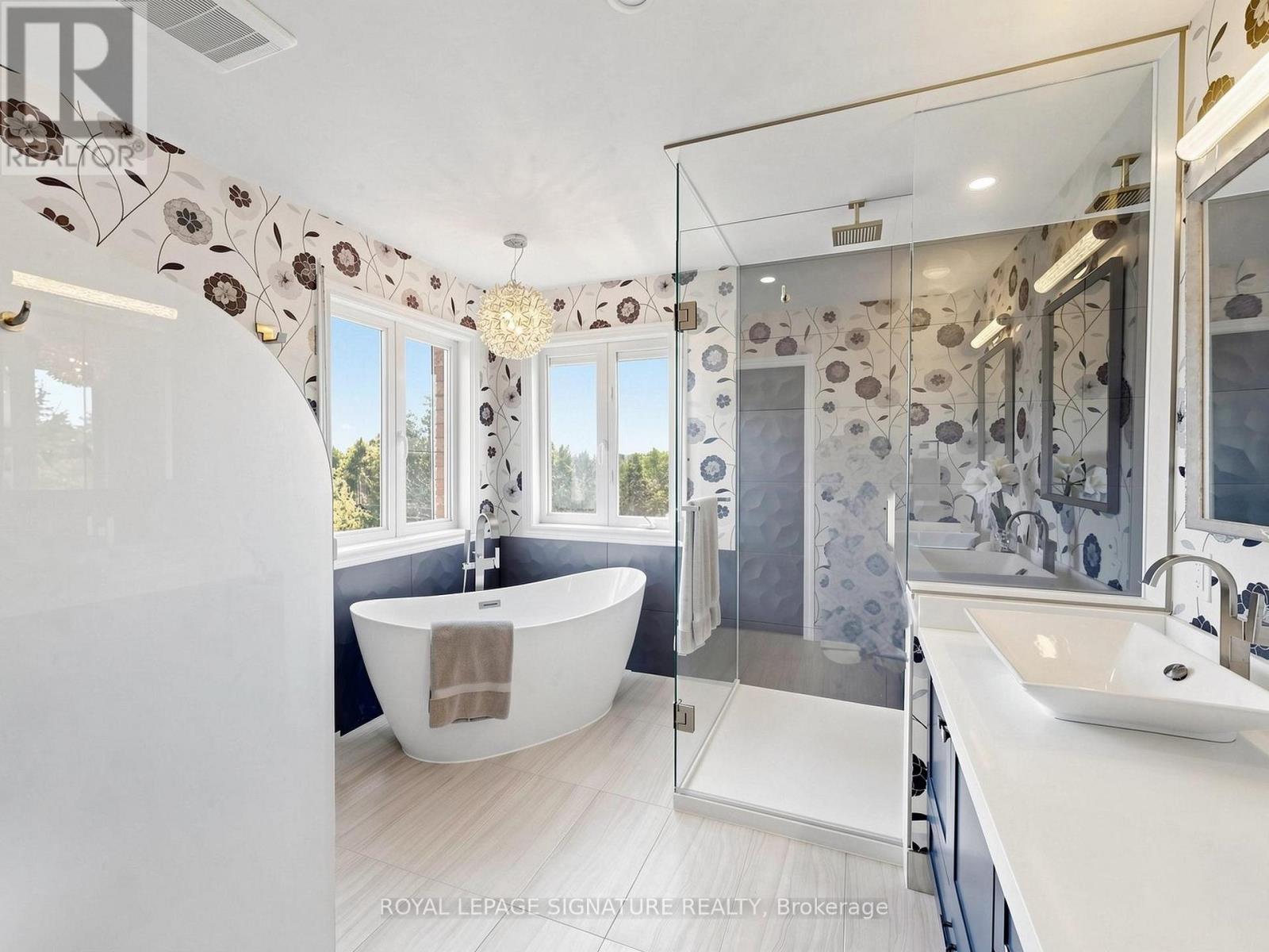 15 EVANS RIDGE - 23