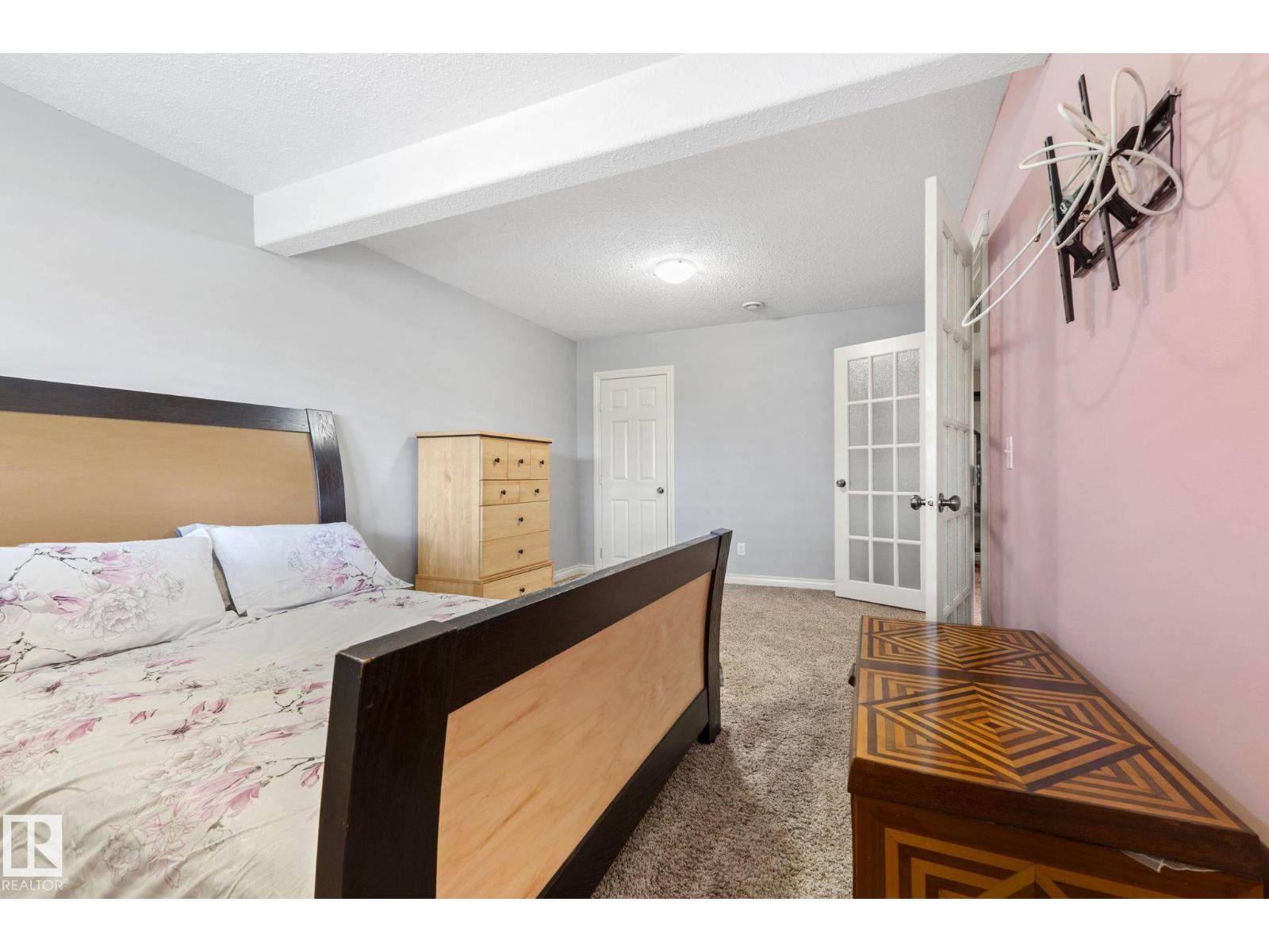 21 HILLCREST PT - 50