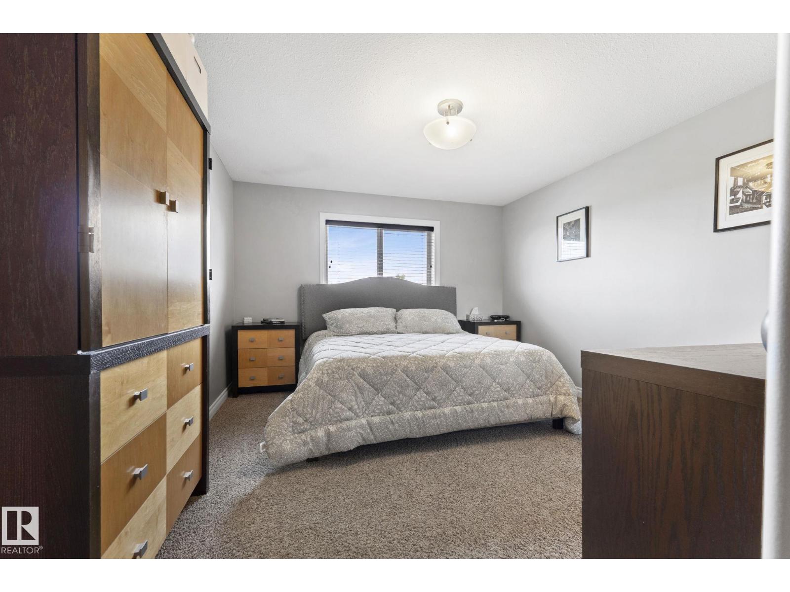 21 HILLCREST PT - 36