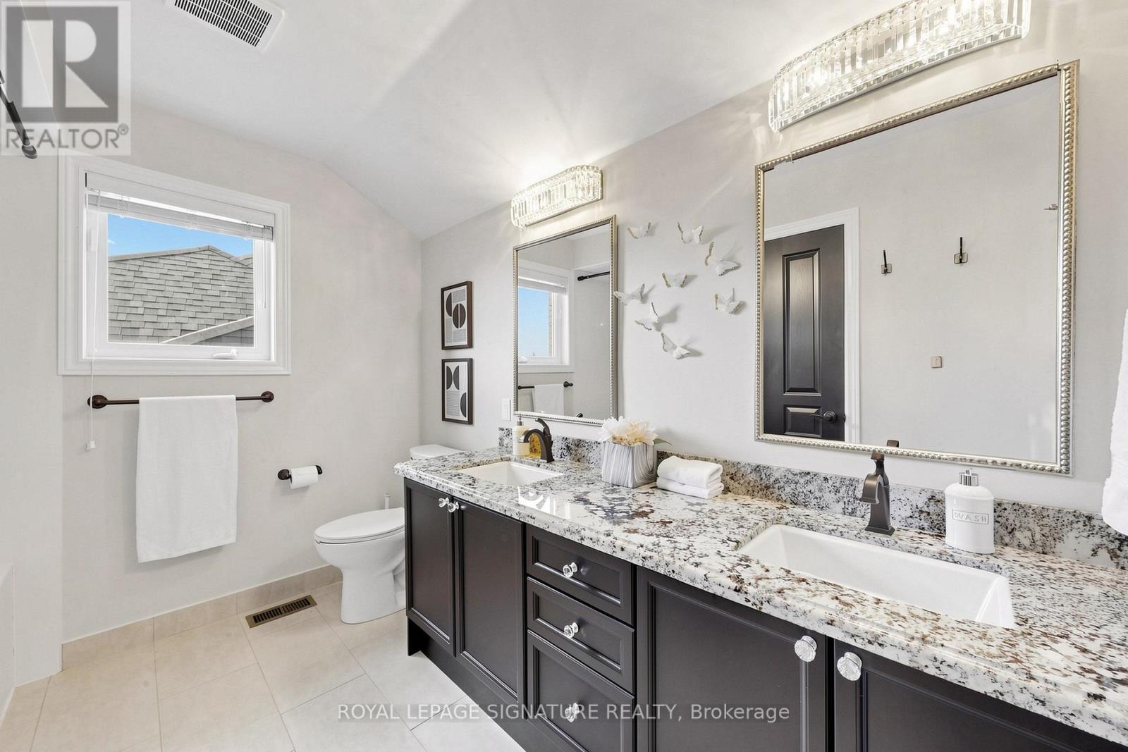 15 EVANS RIDGE - 32