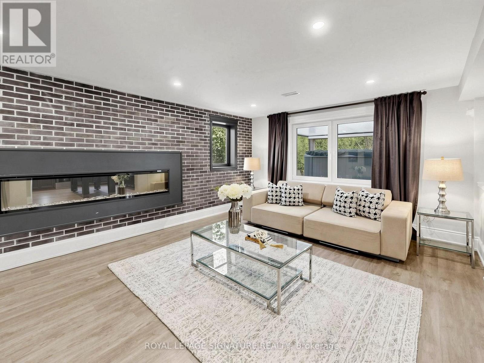 15 EVANS RIDGE - 36