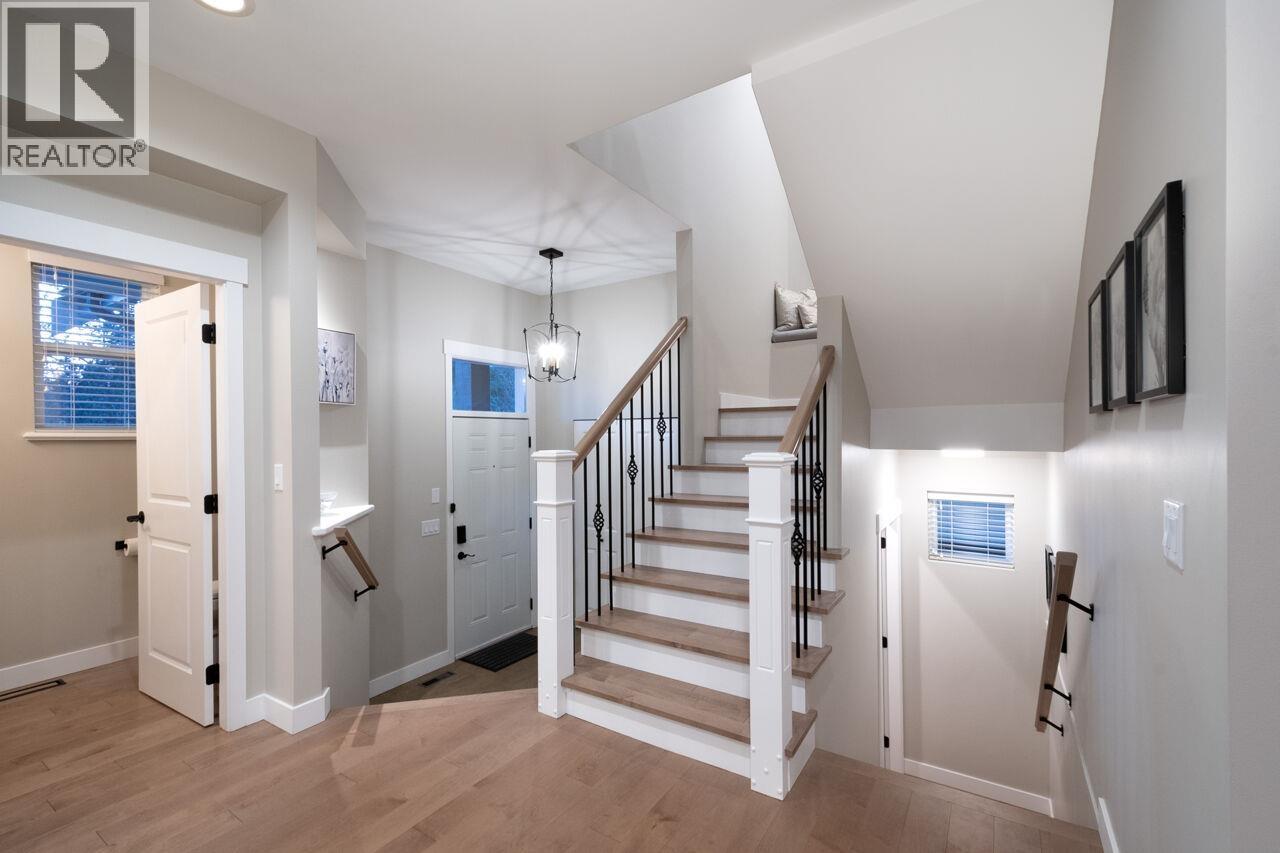 164 SYCAMORE DRIVE — photo 3