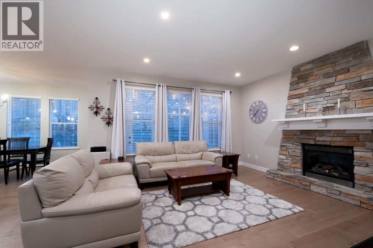 164 SYCAMORE DRIVE — photo 4