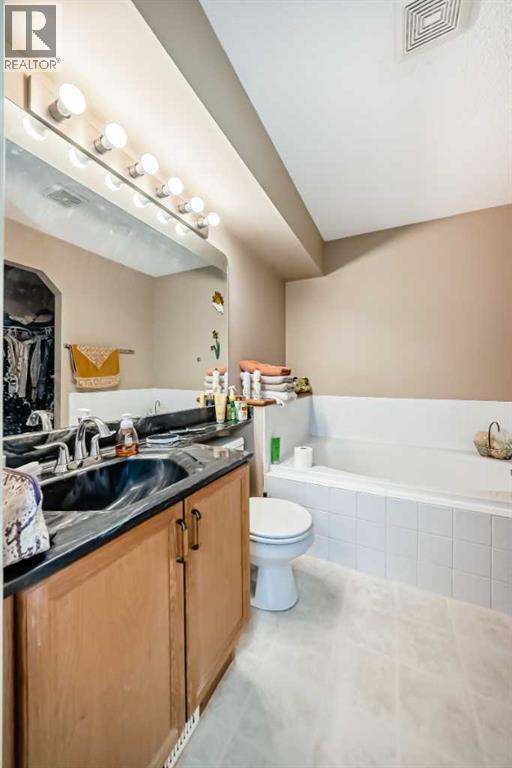 203 WEST LAKEVIEW Circle - 25