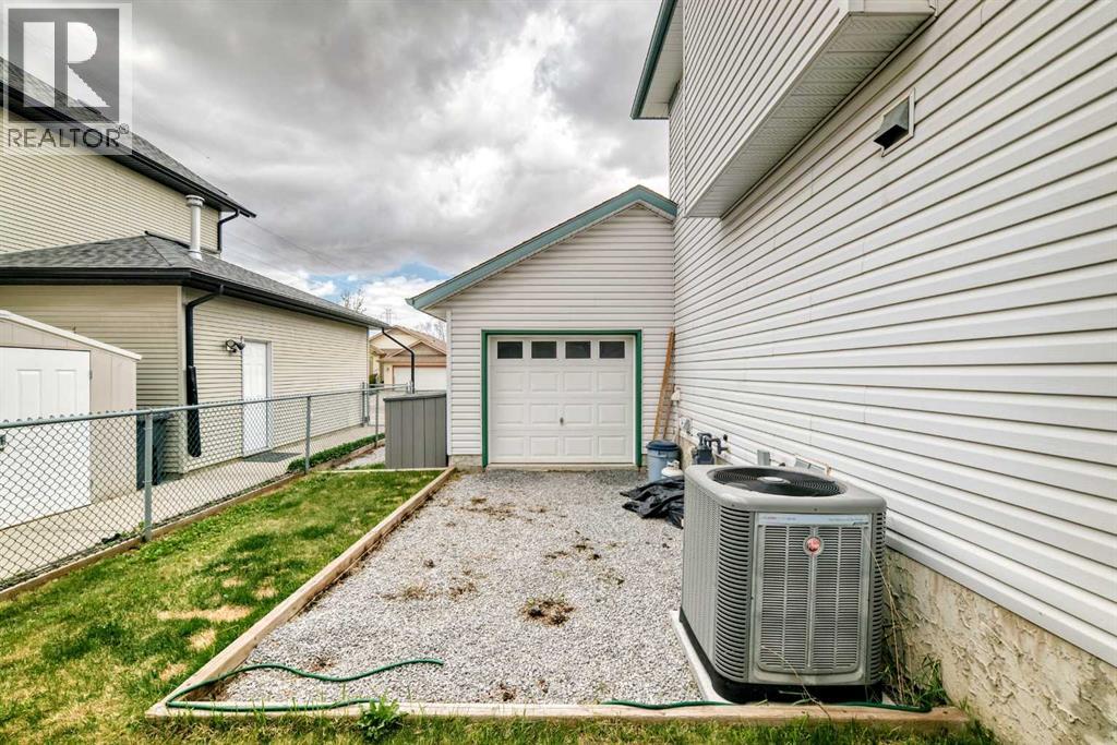203 WEST LAKEVIEW Circle - 46