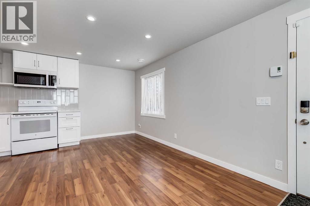 28 Hidden Point NW - 30