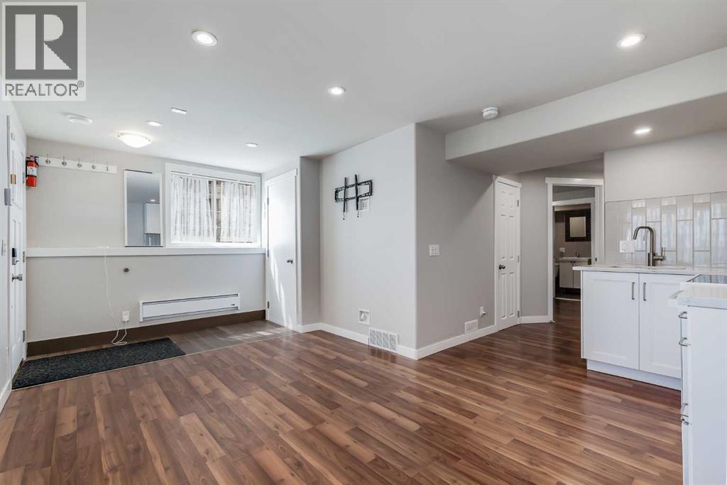 28 Hidden Point NW - 32
