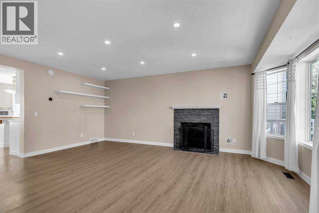 28 Hidden Point NW - 6