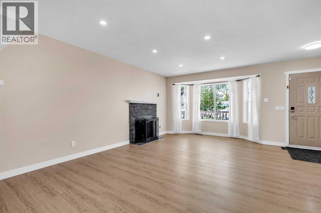 28 Hidden Point NW - 7