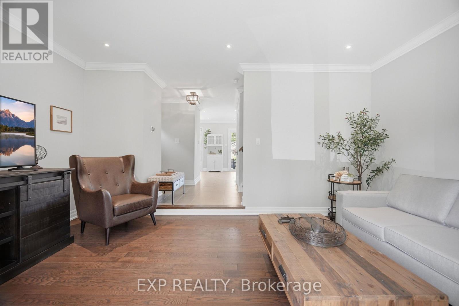 678 GREEN MEADOW CRESCENT - 5