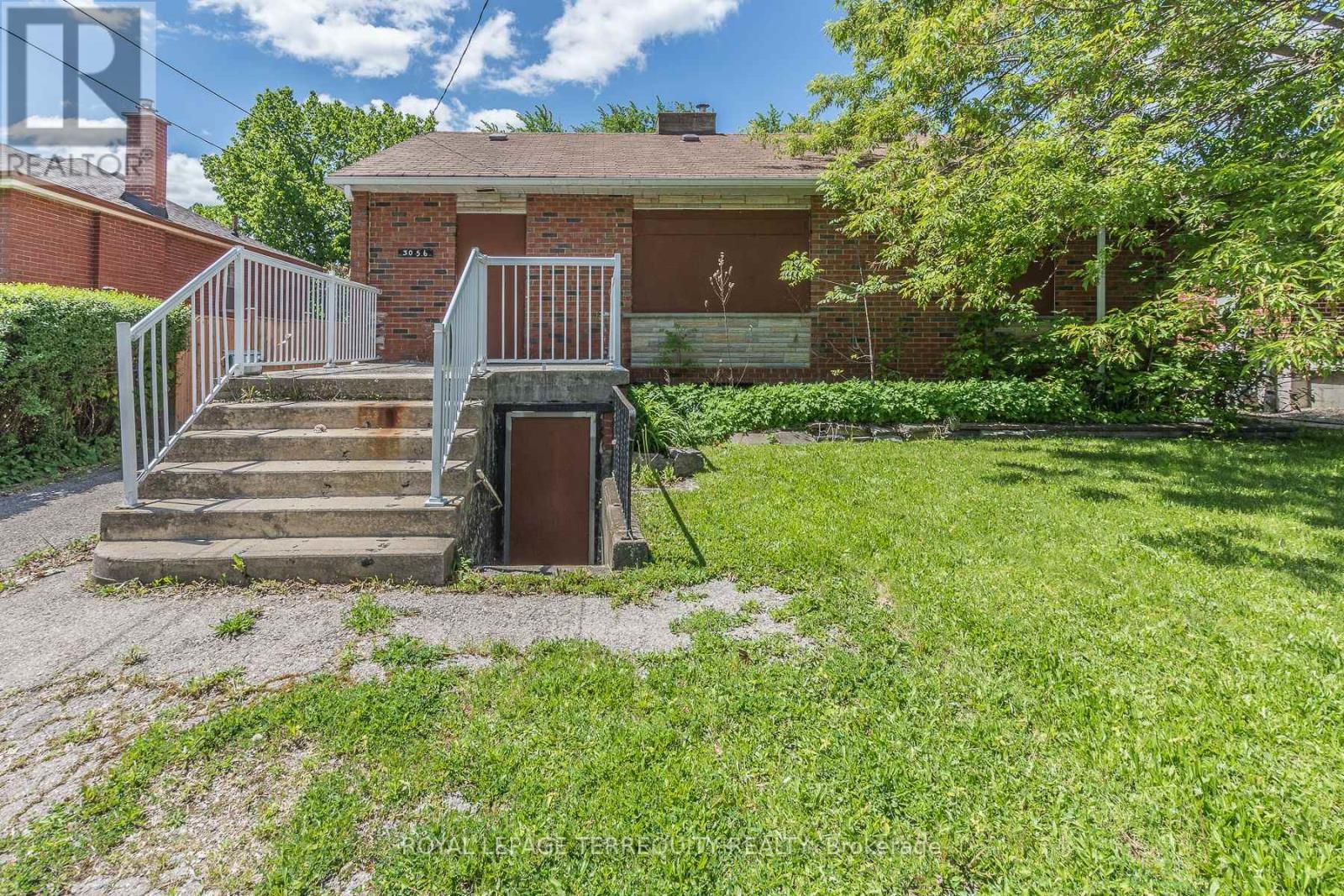 3056 PARKERHILL ROAD - 2