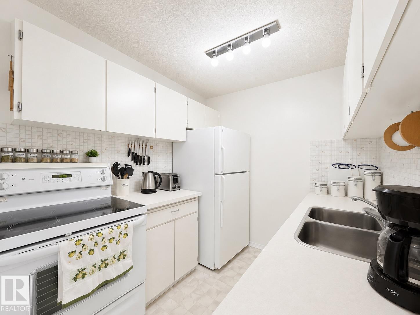 126 WOODSTOCK NW - 4