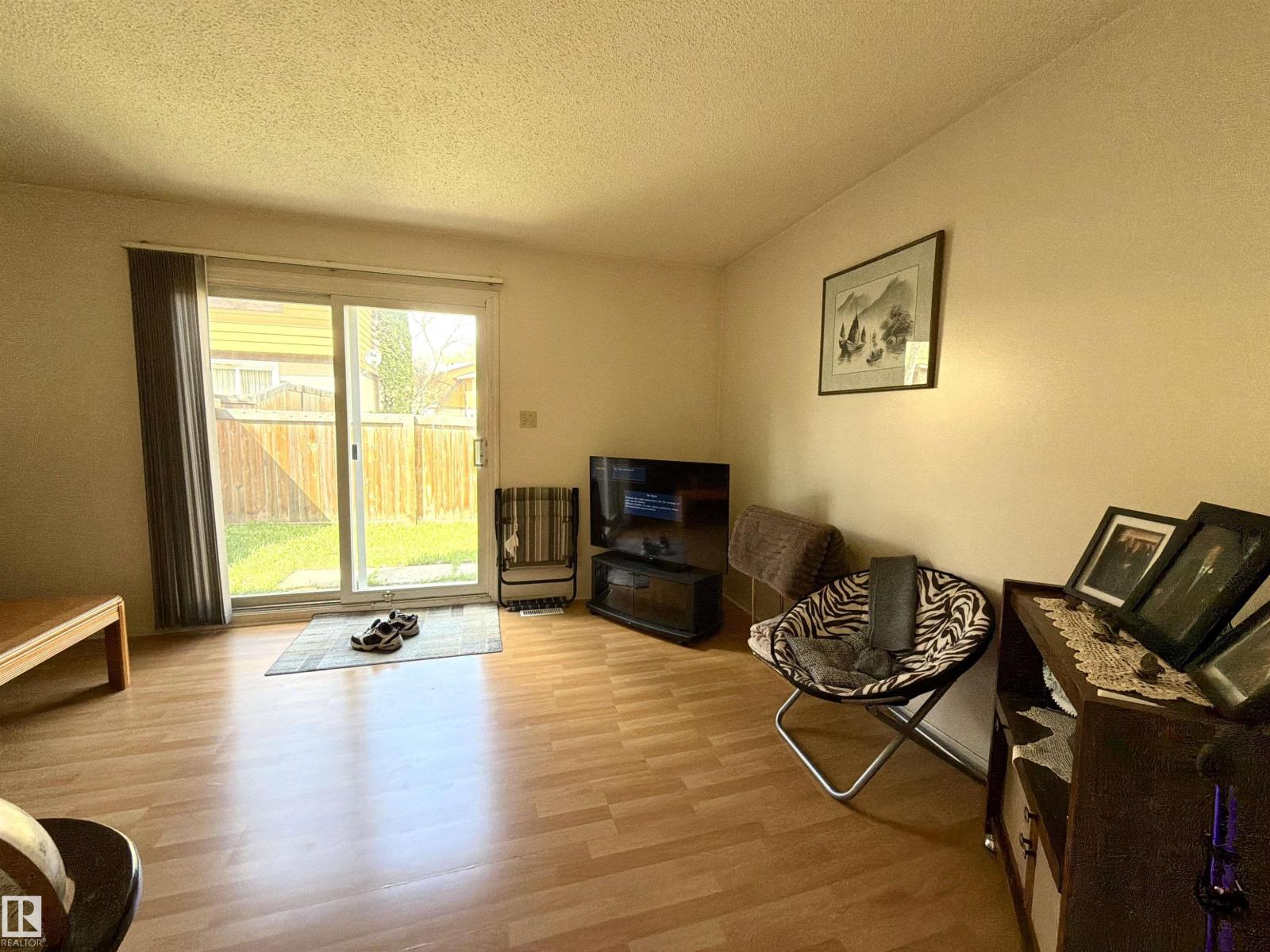 126 WOODSTOCK NW - Image 3