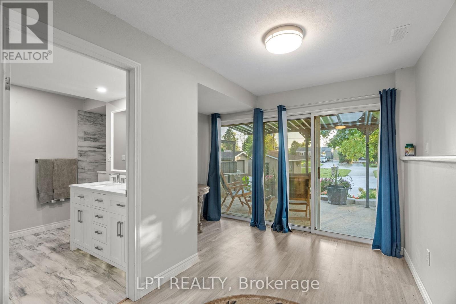 9952 PRINCE PHILLIP STREET - 28