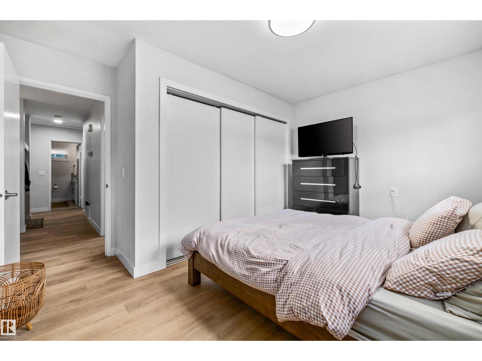 10130 62 ST NW - 14