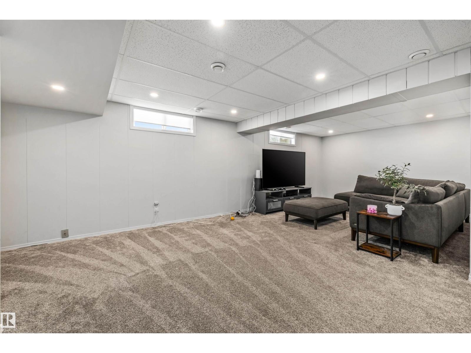 10130 62 ST NW - 21