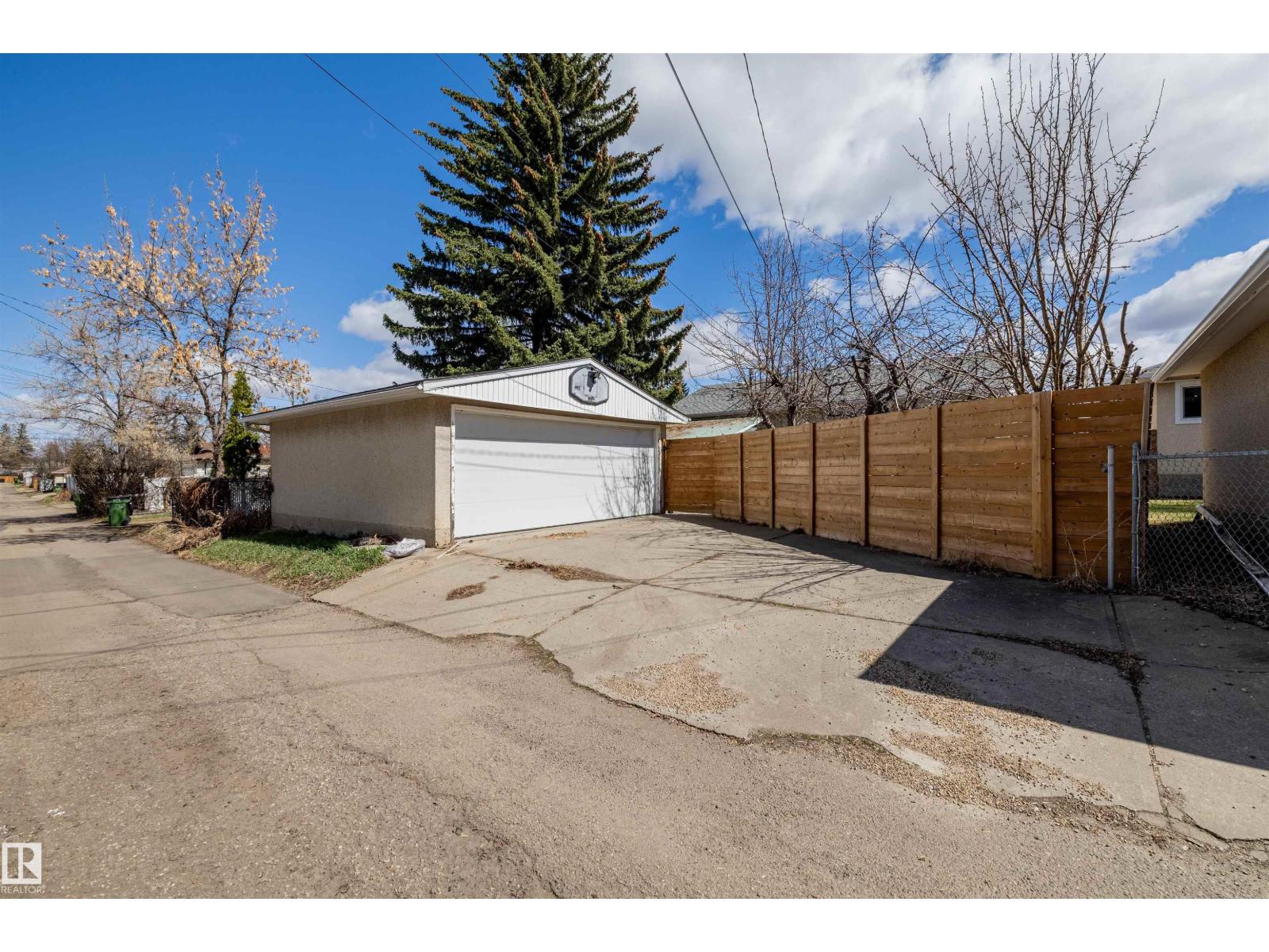 10130 62 ST NW - 36