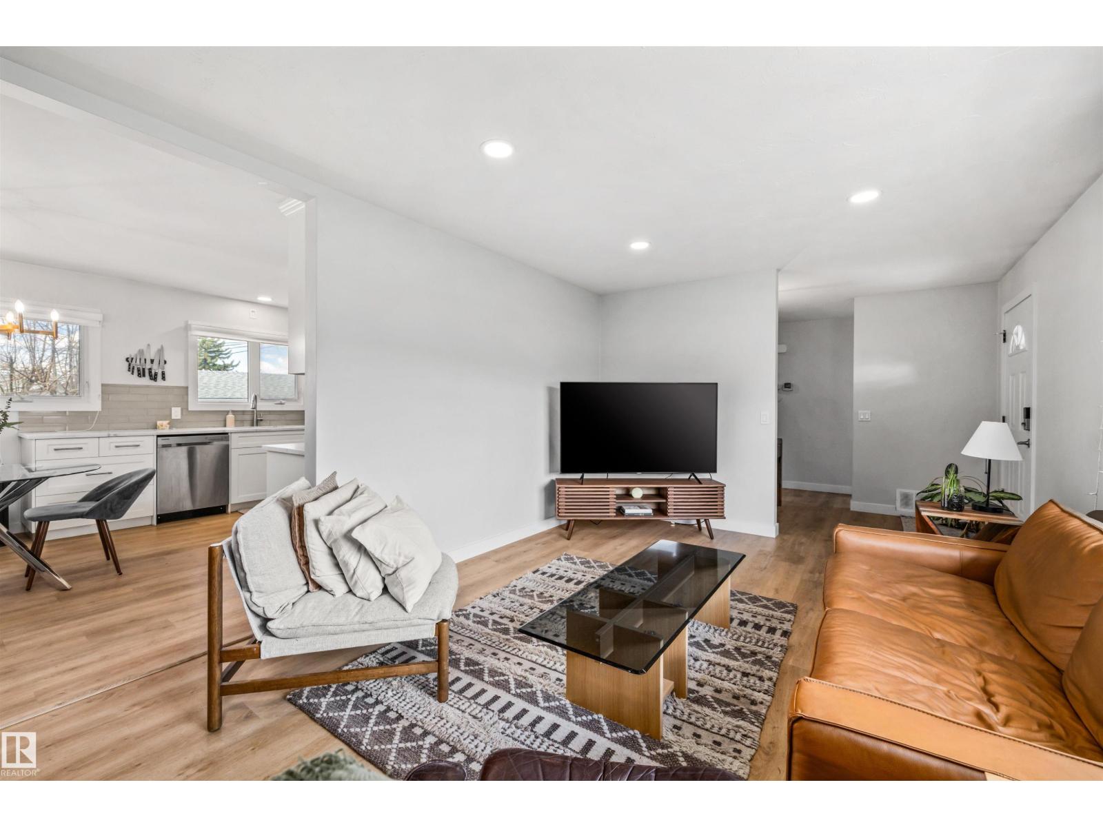 10130 62 ST NW - 6