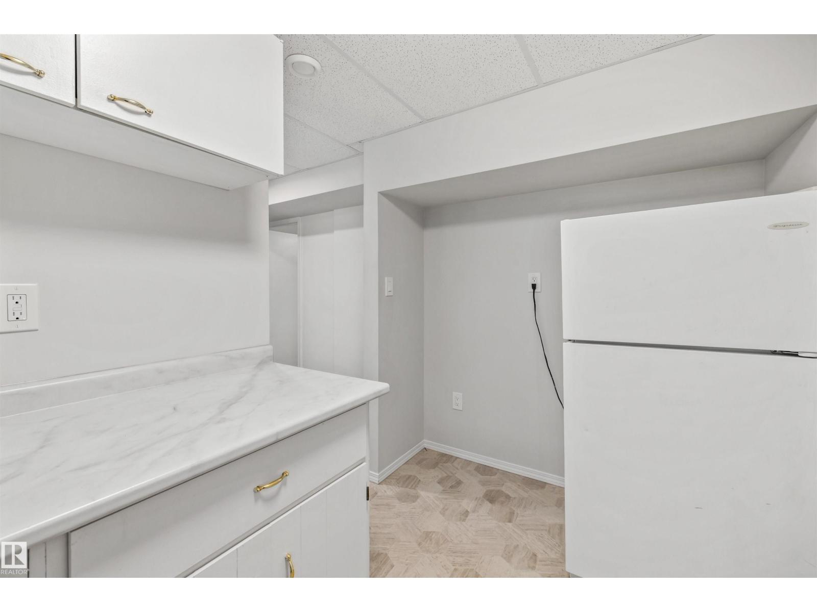 10130 62 ST NW - 29