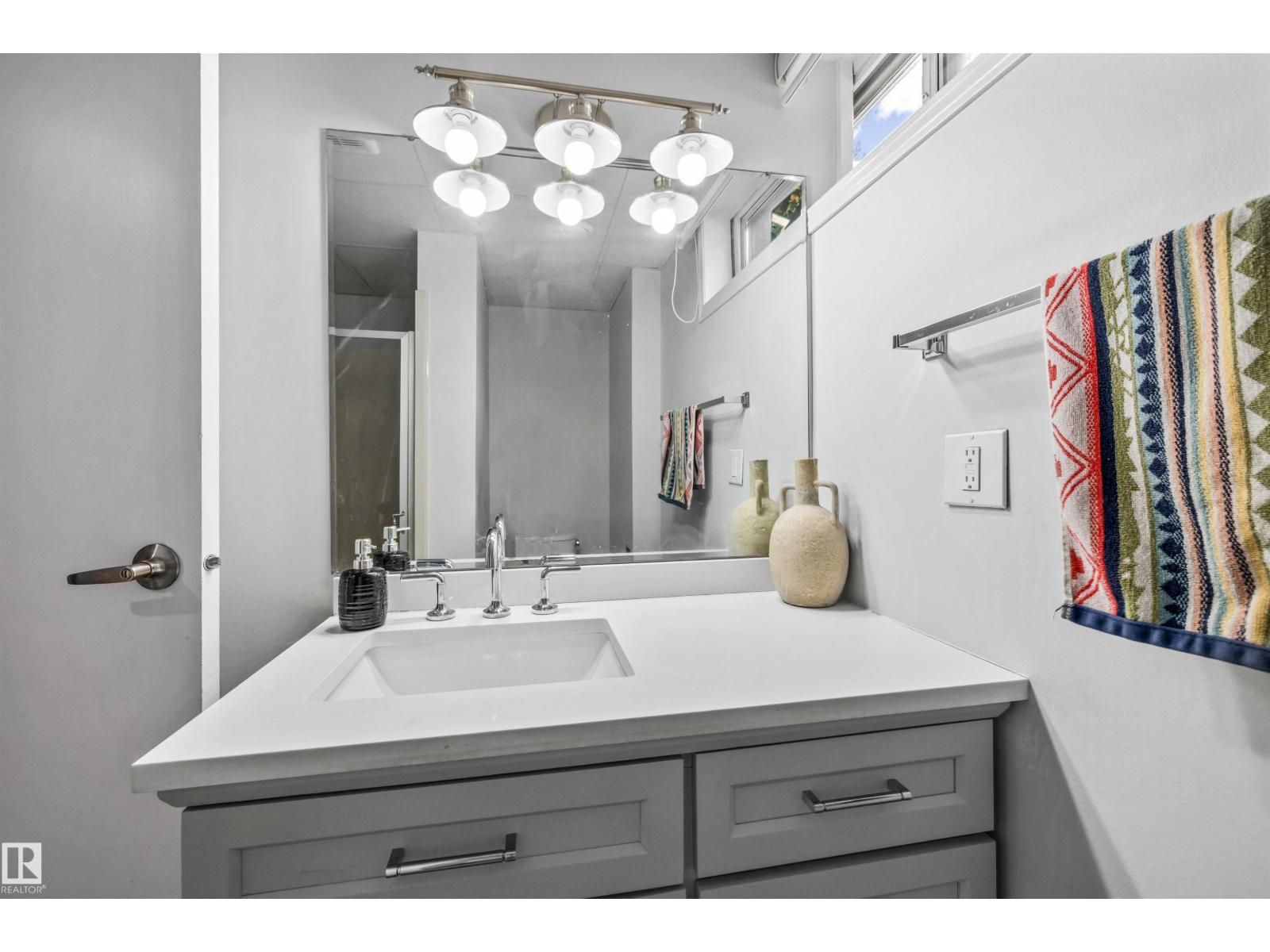 10130 62 ST NW - 32