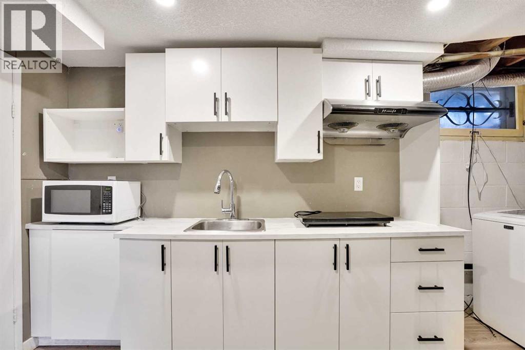 8316 43 Avenue NW - 27