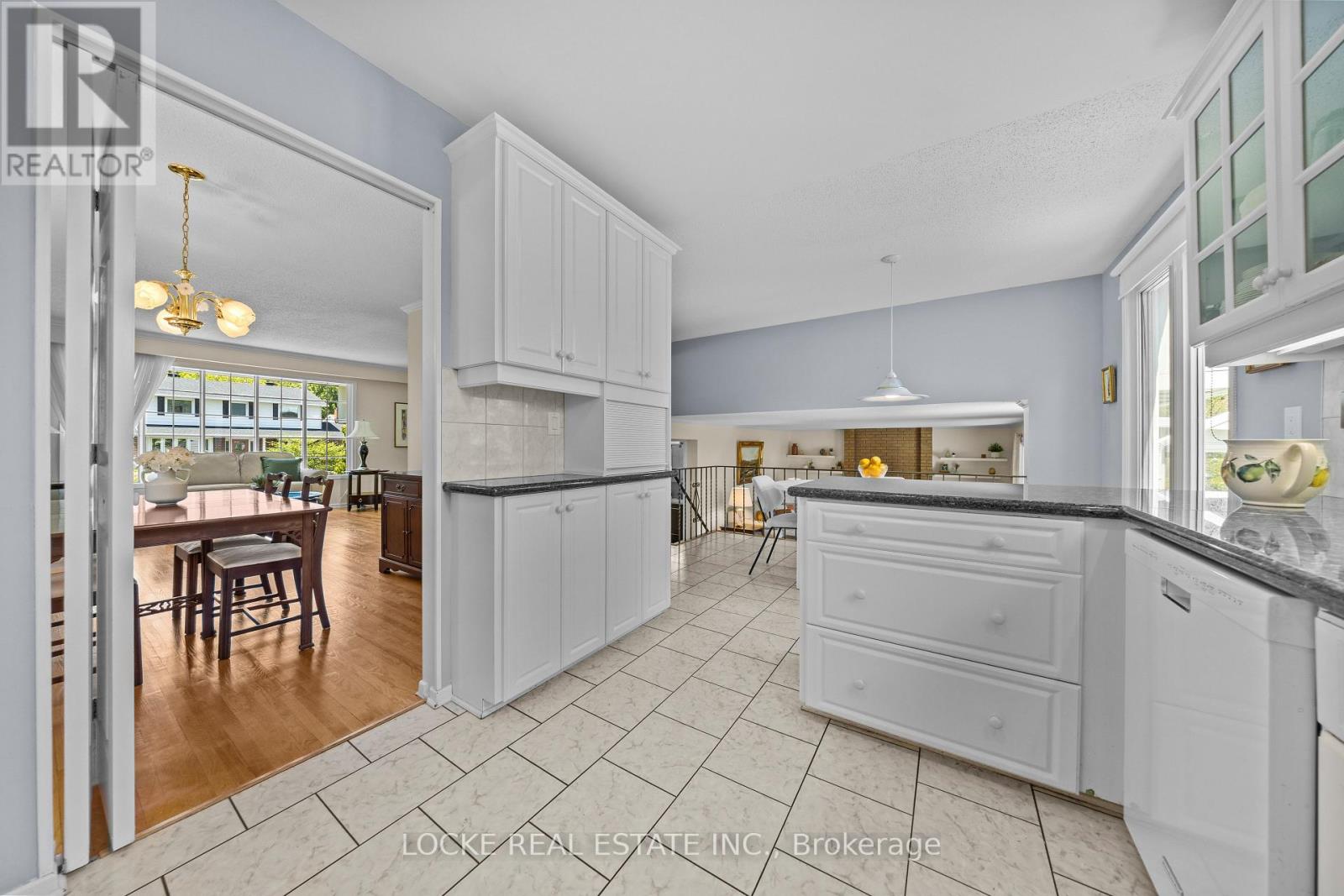 33 EASTPARK DRIVE - 10