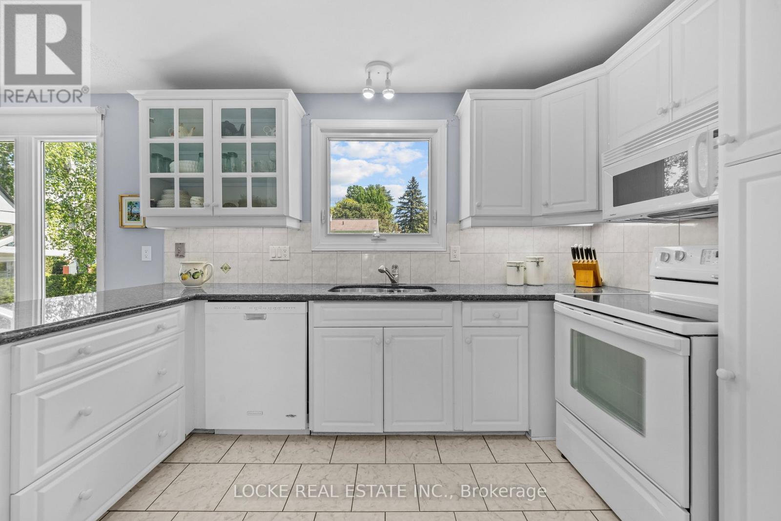 33 EASTPARK DRIVE - 11