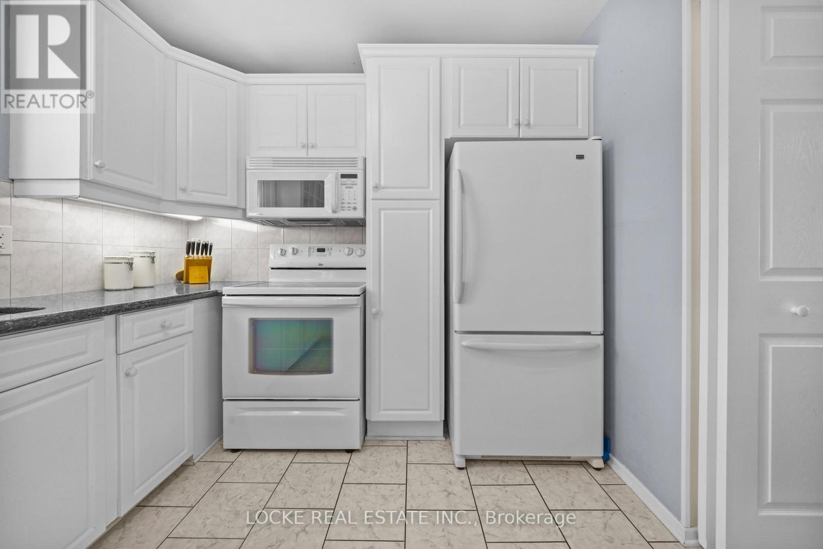 33 EASTPARK DRIVE - 12