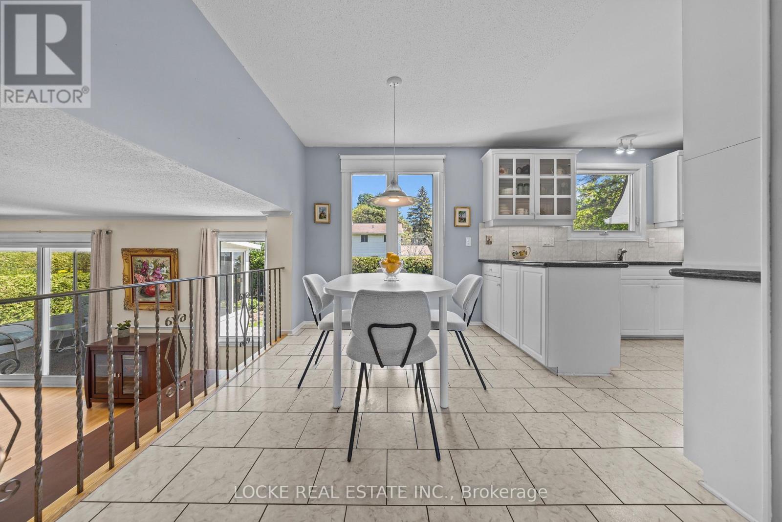 33 EASTPARK DRIVE - 14