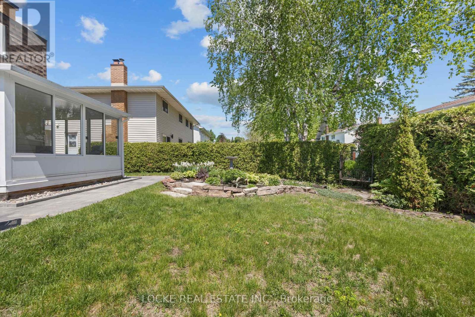 33 EASTPARK DRIVE - 33
