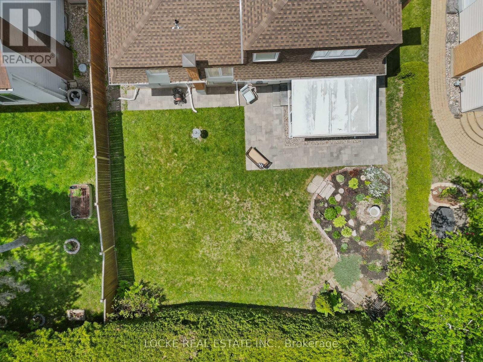 33 EASTPARK DRIVE - 38