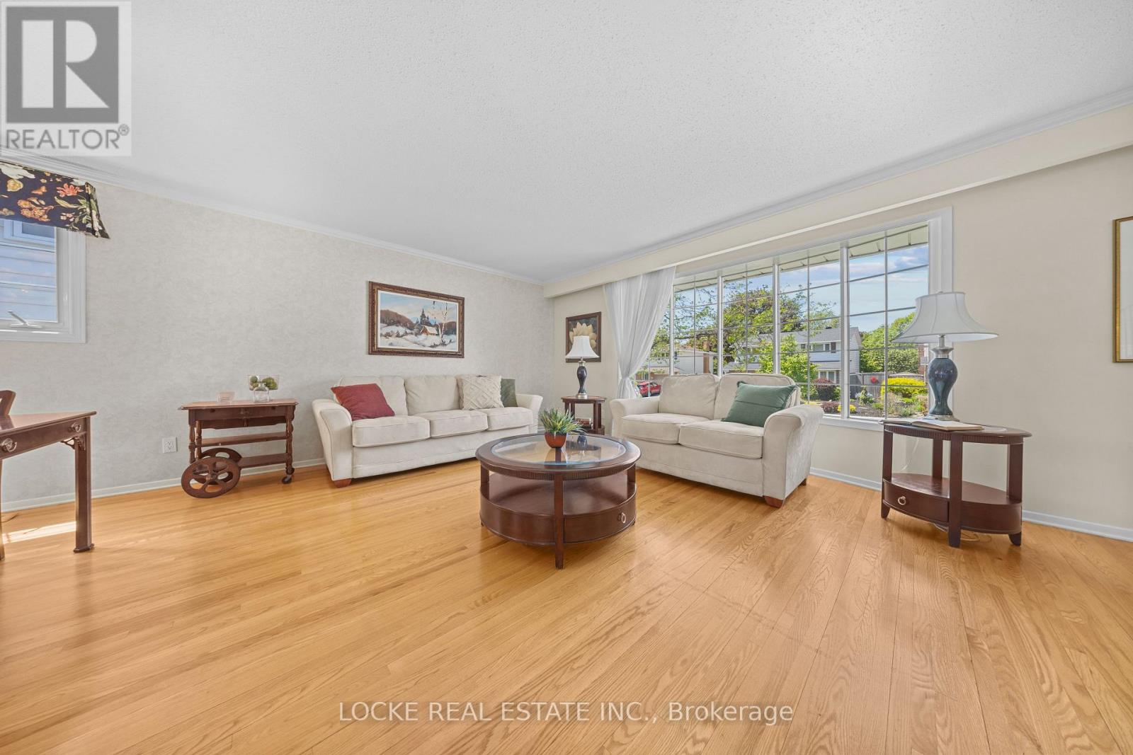 33 EASTPARK DRIVE - 4
