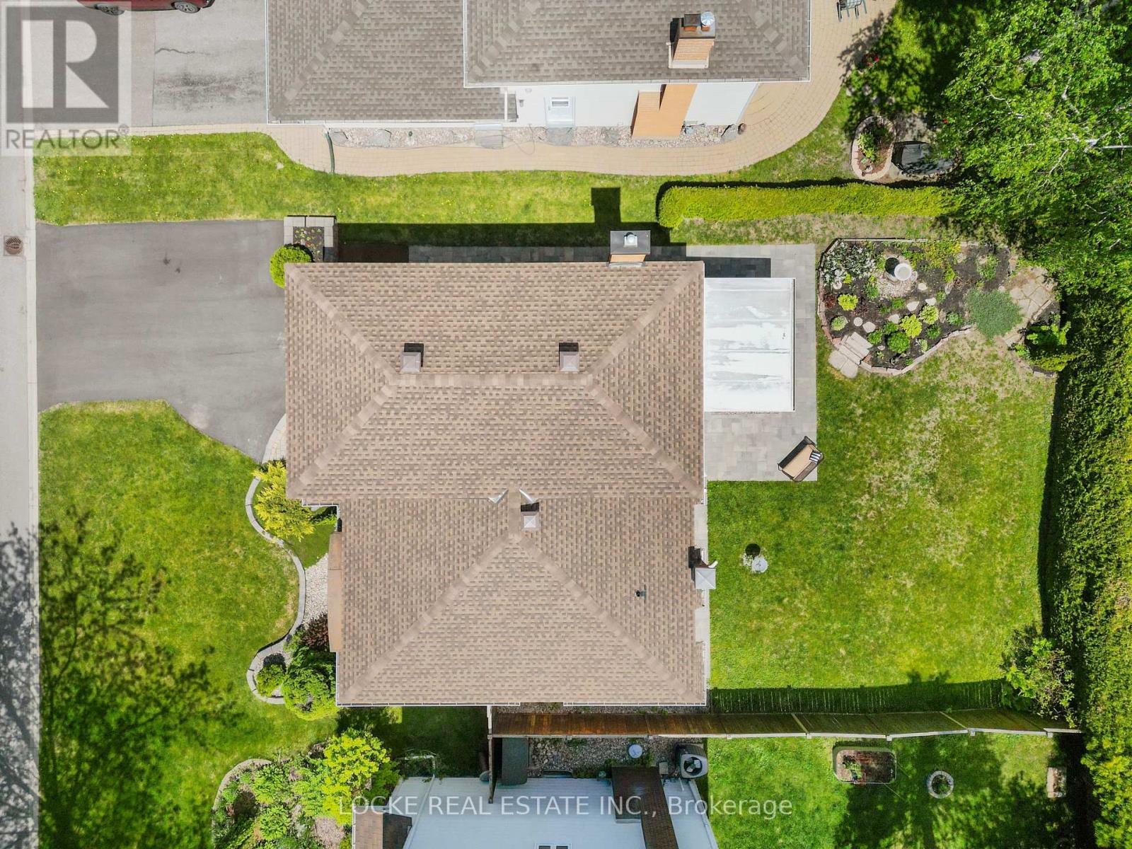 33 EASTPARK DRIVE - 40