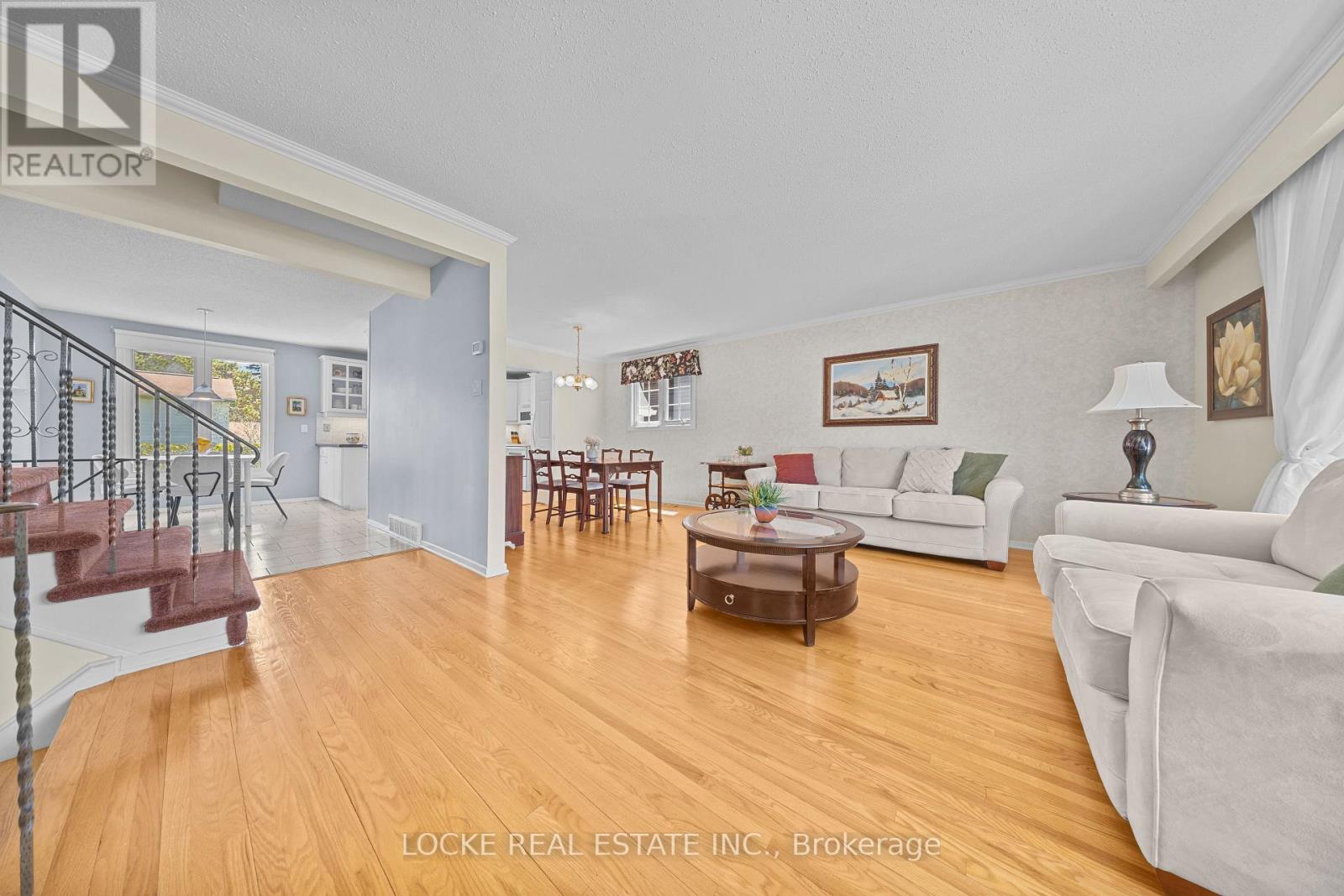 33 EASTPARK DRIVE - 7