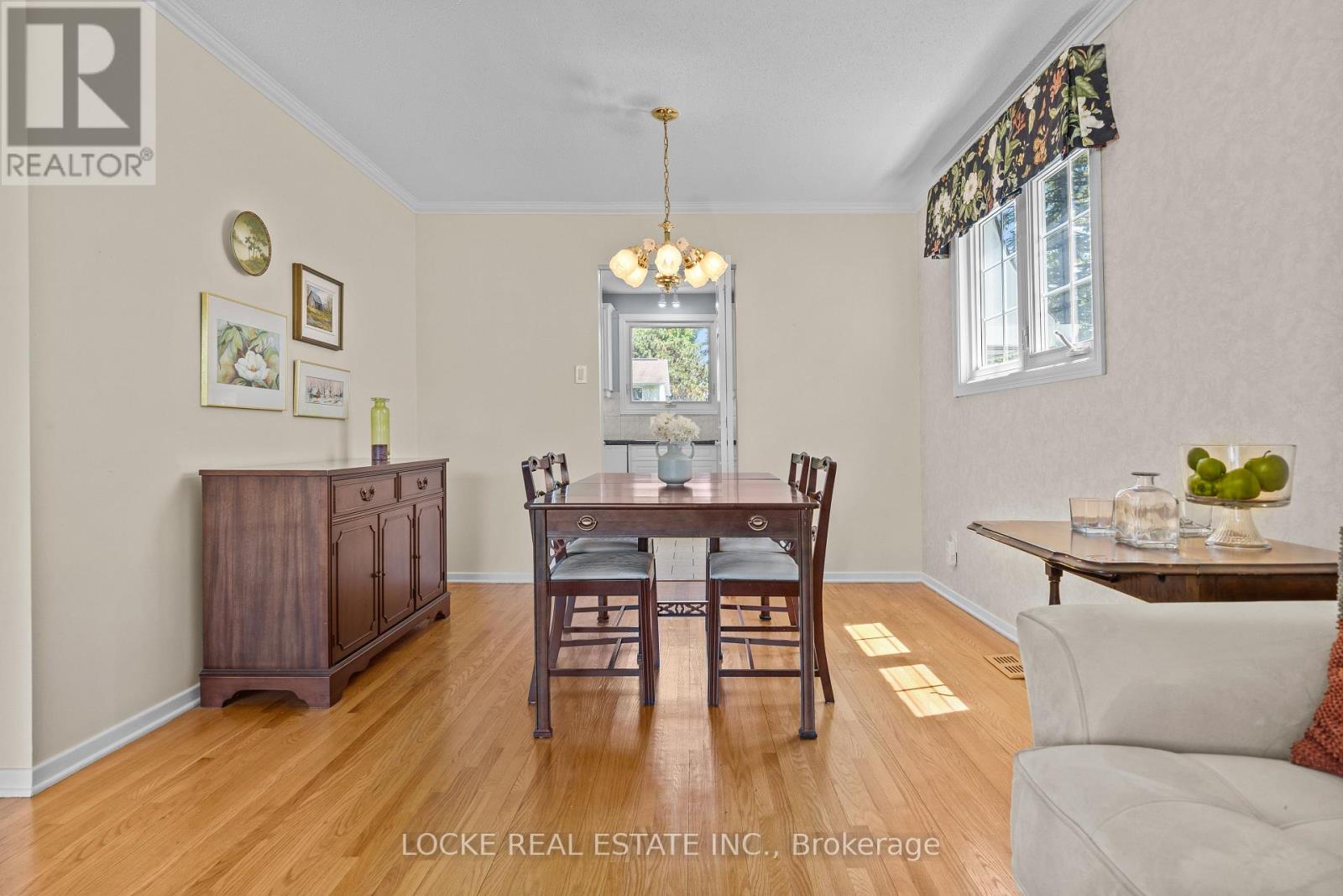 33 EASTPARK DRIVE - 8