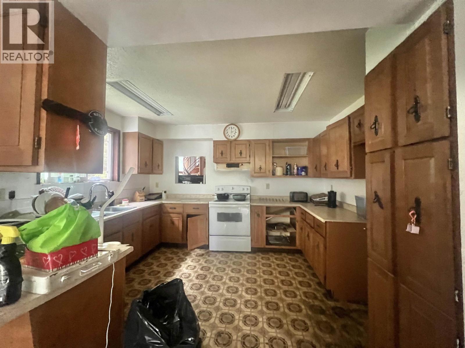 1311-1313 PIGOTT AVENUE - 13