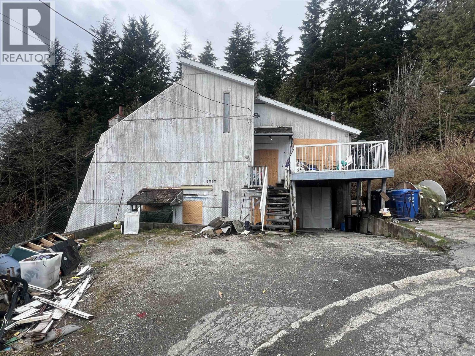 1311 PIGOTT Avenue - photo 2