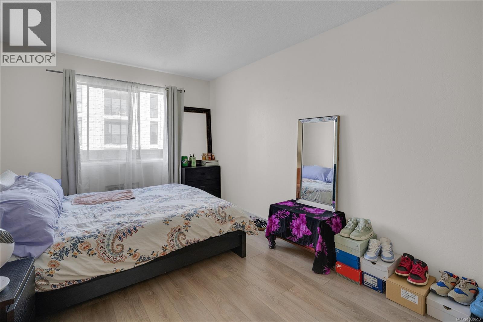 #408 755 Hillside Ave - 10