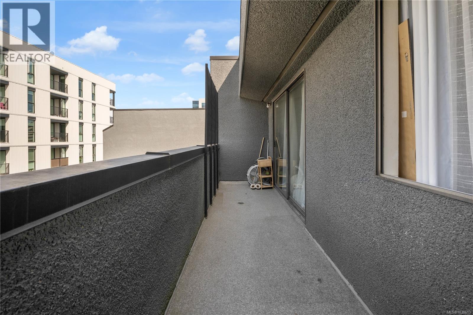 #408 755 Hillside Ave - 19
