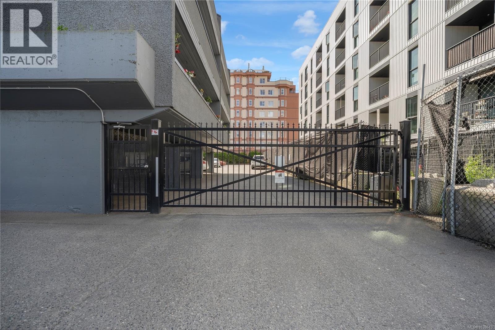 #408 755 Hillside Ave - 25