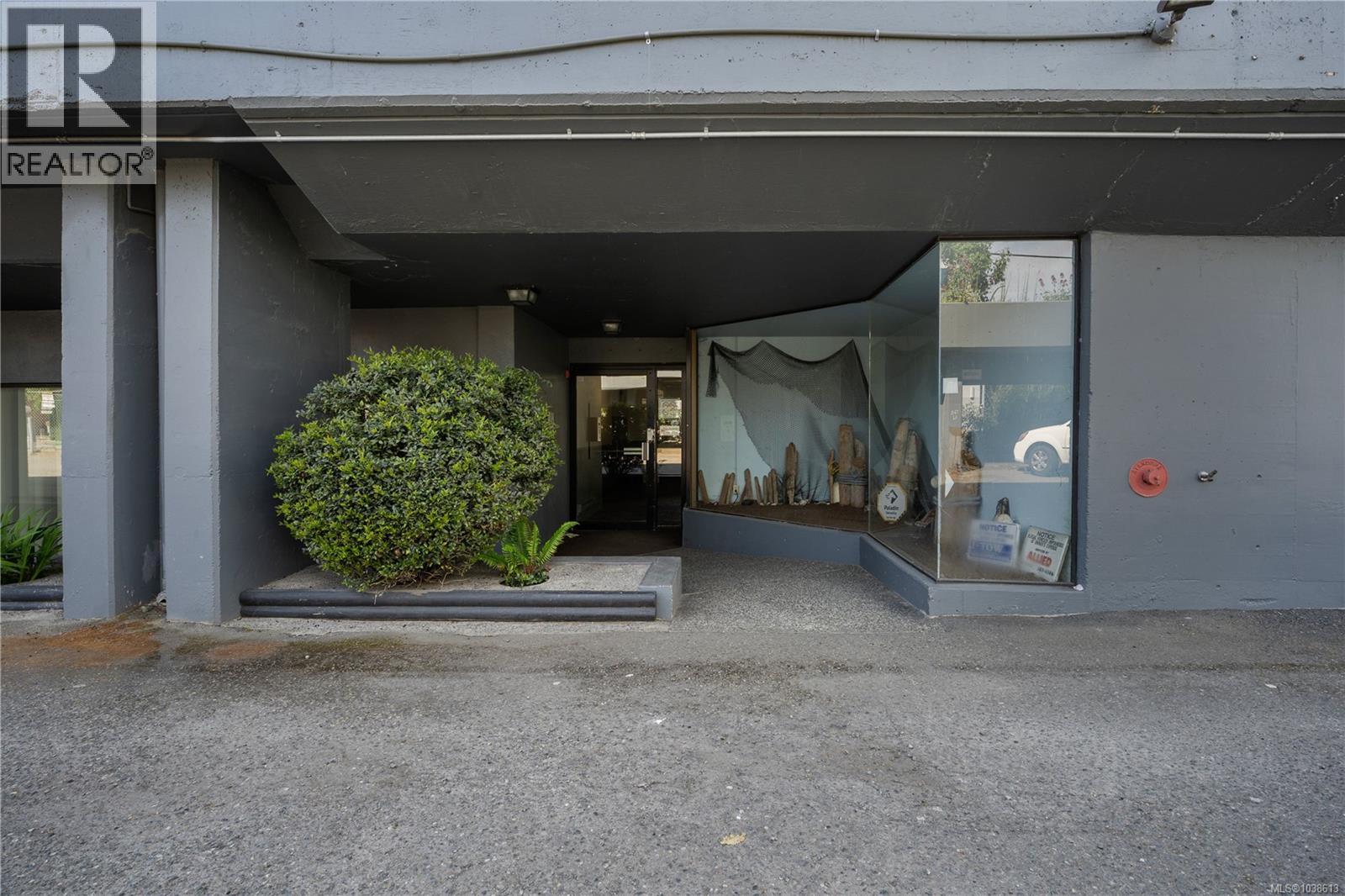 #408 755 Hillside Ave - 26