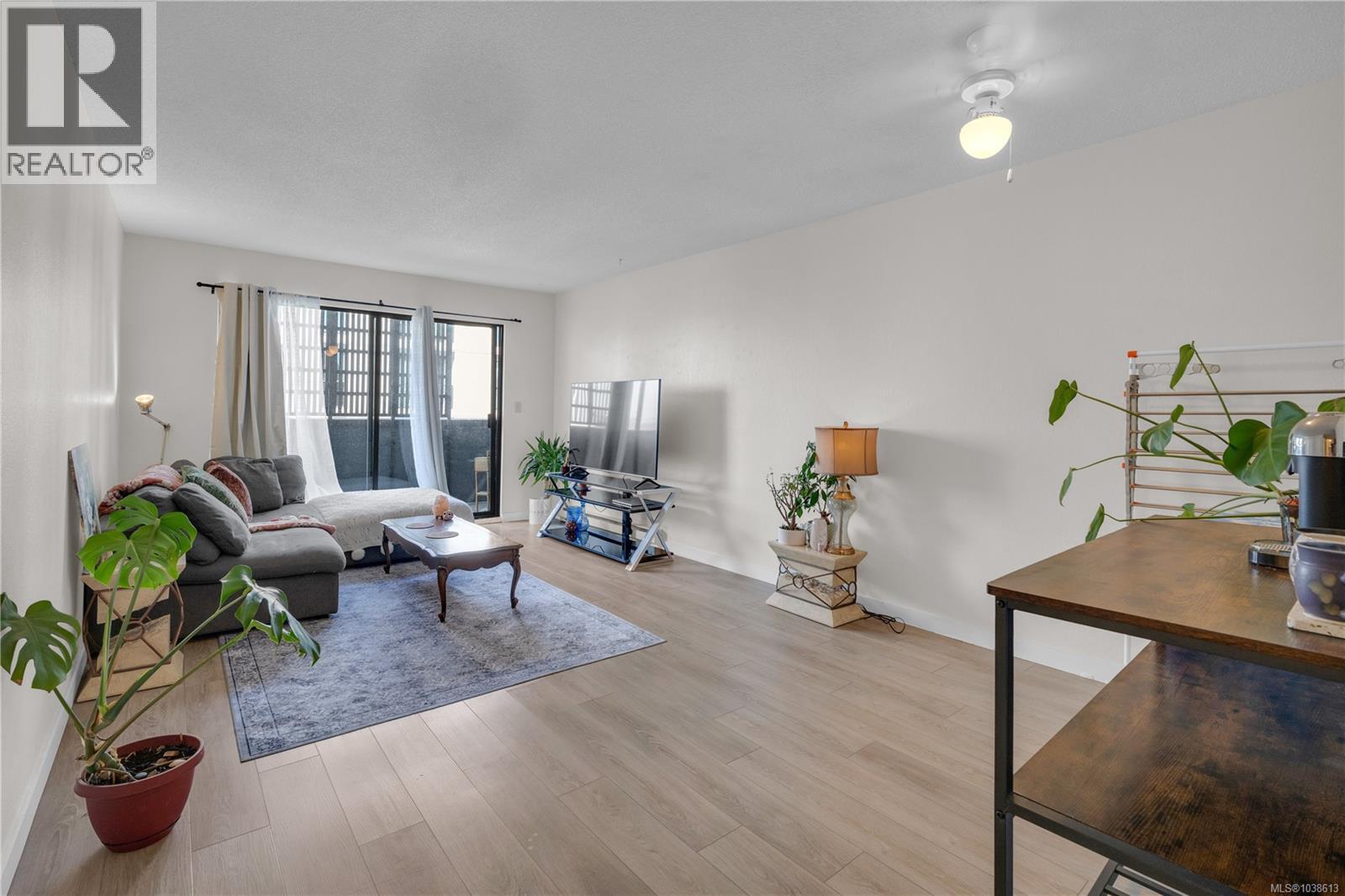 #408 755 Hillside Ave - Image 3