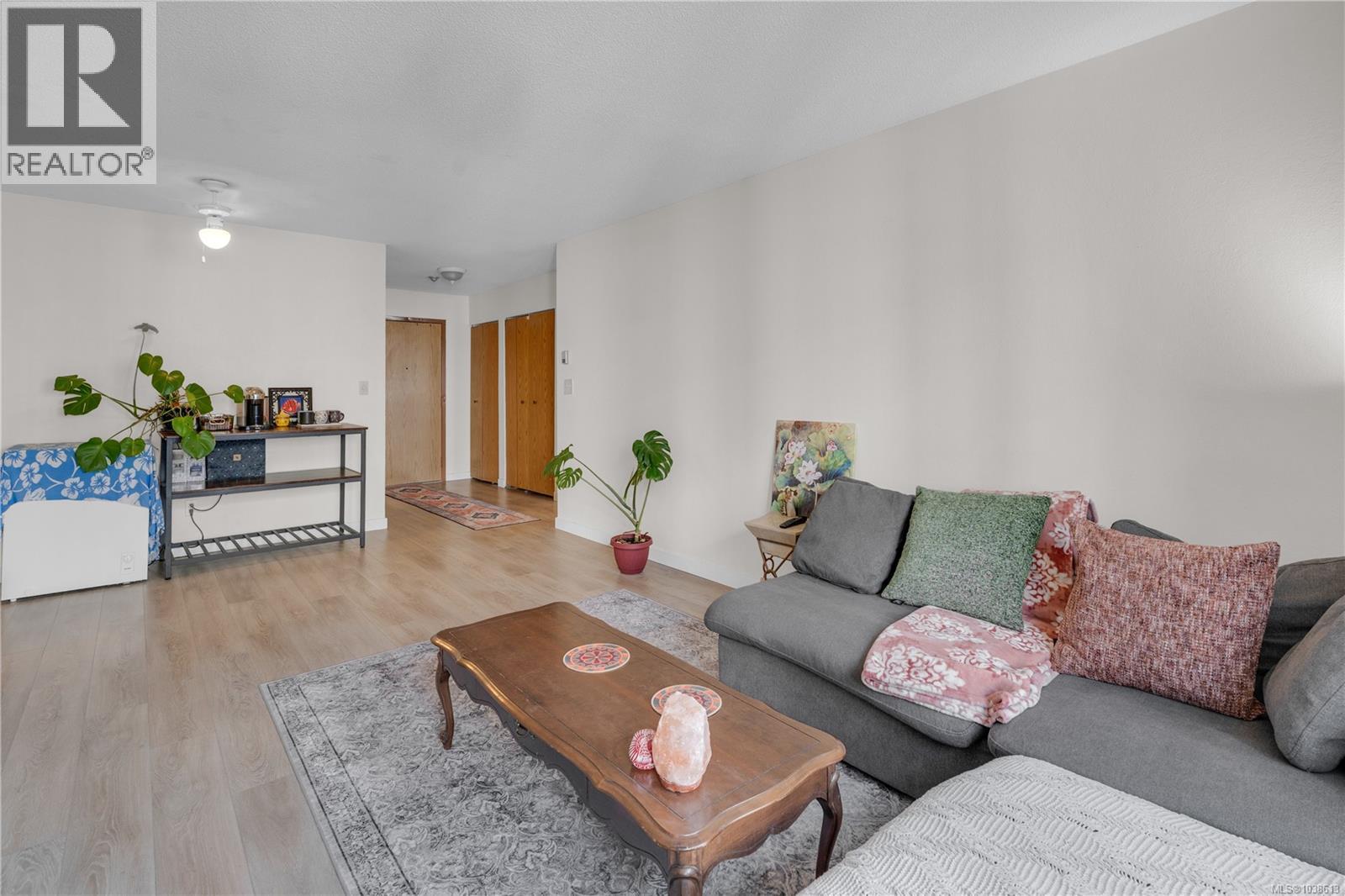 #408 755 Hillside Ave - 4