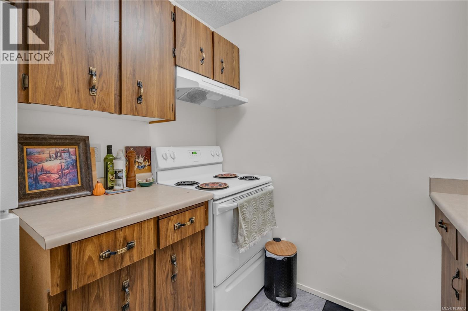 #408 755 Hillside Ave - 8