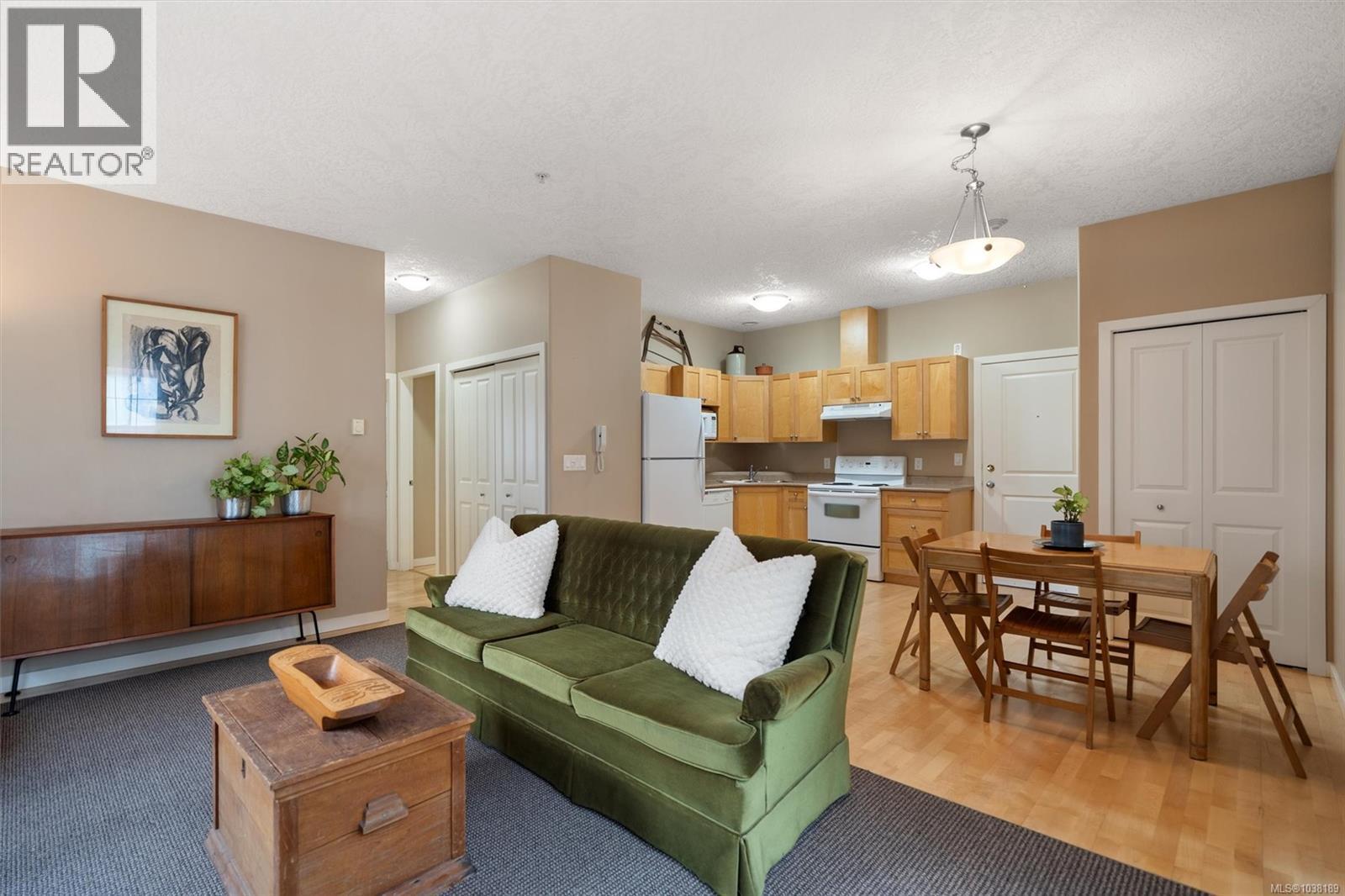 #301 2844 Bryn Maur Rd - 10